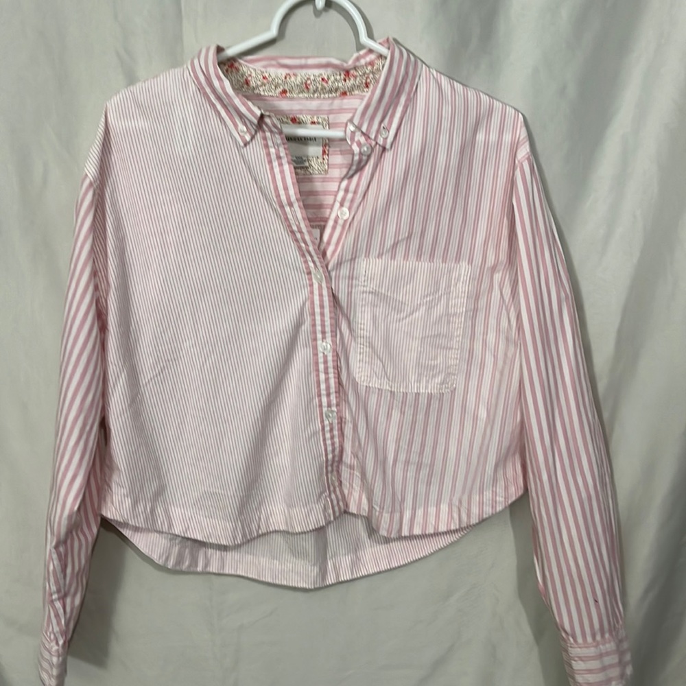 American Eagle cropped Oxford button down